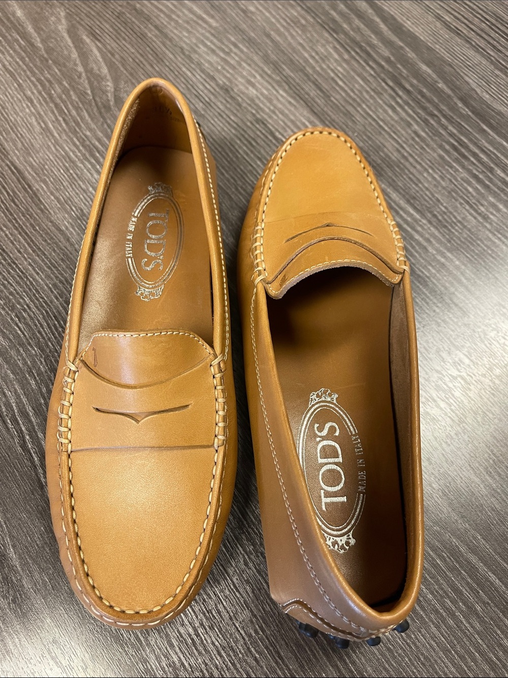 Tods Women’s Italian loafers tan leather 36.5